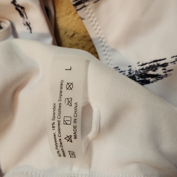 Swimsuit - Picture 4 of 4